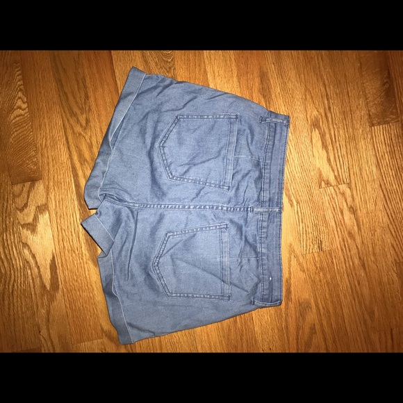Shorts - Picture 3 of 3
